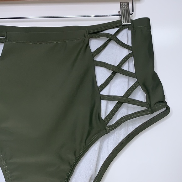 NEW SOVIYONTER Olive Ruffle High Waisted Swimsuit Bikini Set Bathing XL - Picture 7 of 9